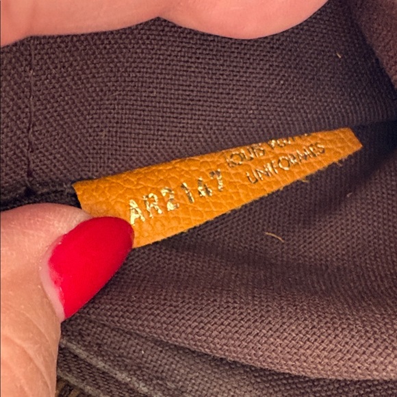 Louis Vuitton Pallas Monogram Brown
Clutch Crossbody - Louis Vuitton uniform - Picture 9 of 12